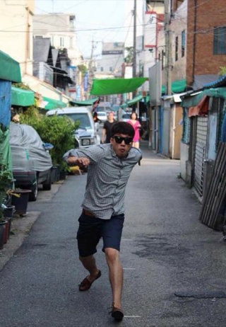 Illustration for article titled Let Korean Photoshop Trolls Brighten Your Day Once Again